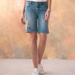 Sundance Denim Embroidered Women's Cut Off Shorts-in style of Driftwood Jeans
